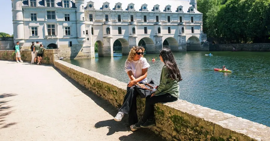 From Paris: Loire Valley Castles Tour with Hotel Transfers